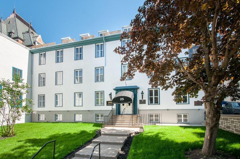 Two-Bedroom Deluxe Apartment with Balcony